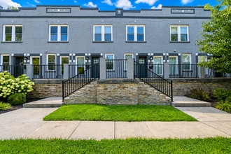Building Photo - 2823 Ashland Ave