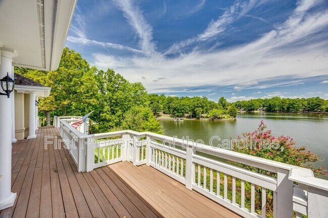 Photo - 11 Hamilton Woods Ct House