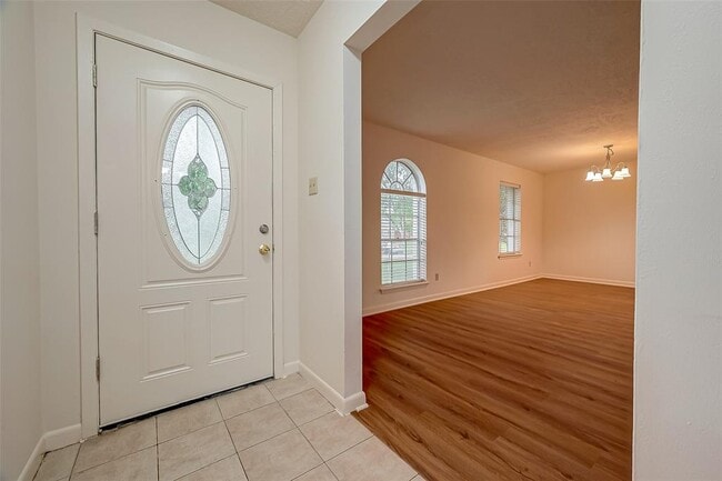 Building Photo - 9103 Twin Hills Dr