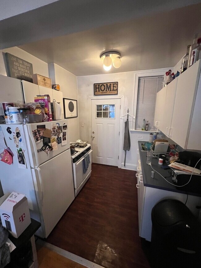 Foto del edificio - 641 W Roscoe St