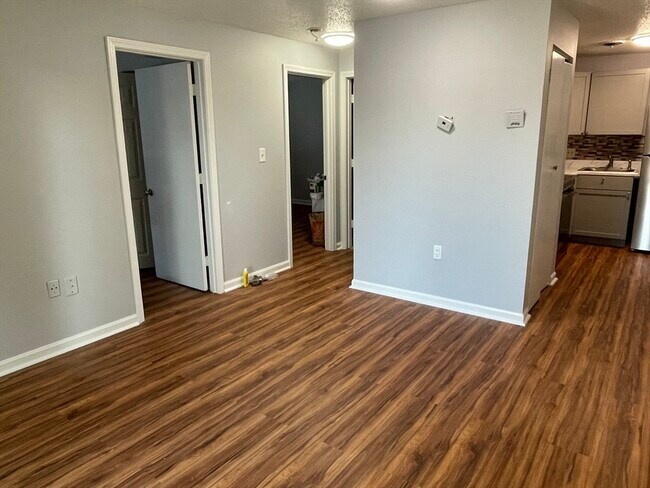 Building Photo - 20 Powell St