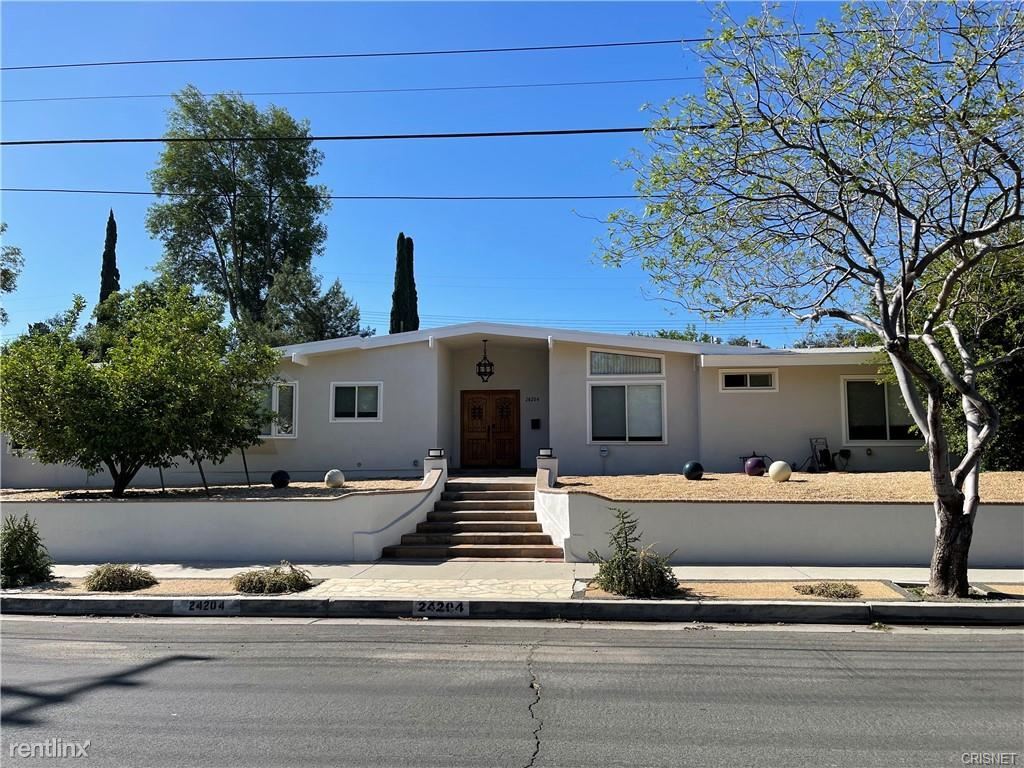 Foto principal - 6 br, 3 bath House - 24204 Calvert St