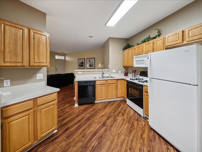 Kitchen - 1121 Eagle Pointe Dr