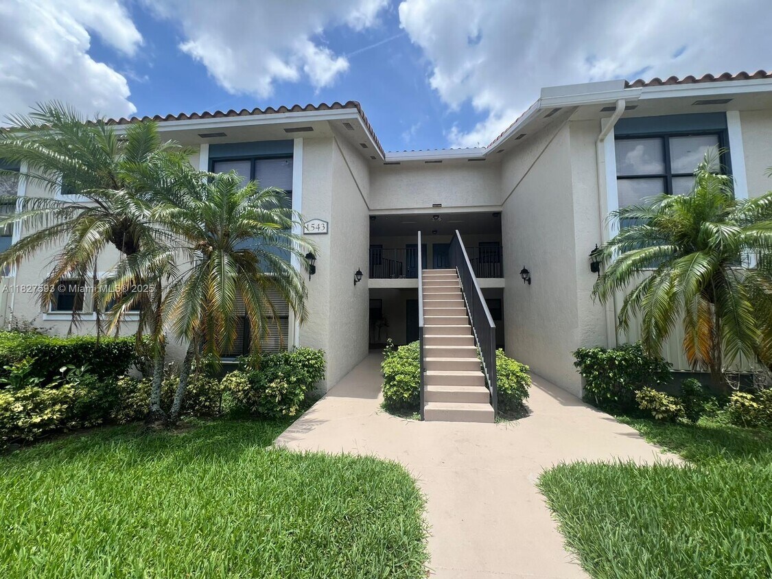 Foto principal - 1543 Lake Crystal Dr