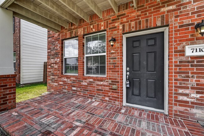 Foto del edificio - 7110 Granite Terrace Ln