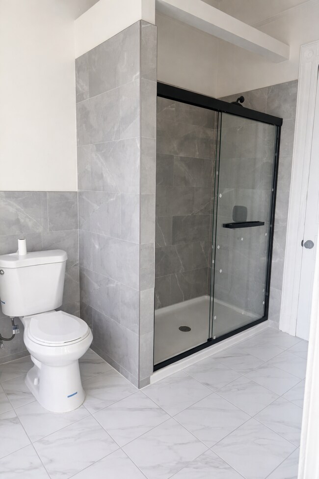 Foto del edificio - 18A Vernon Ave