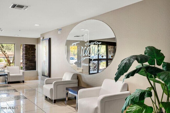 Foto del edificio - 5450 E Deer Valley Dr