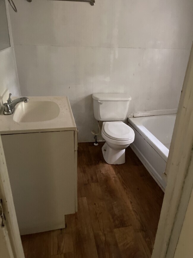 Foto del edificio - 3 Bedroom, 1.5 bath house