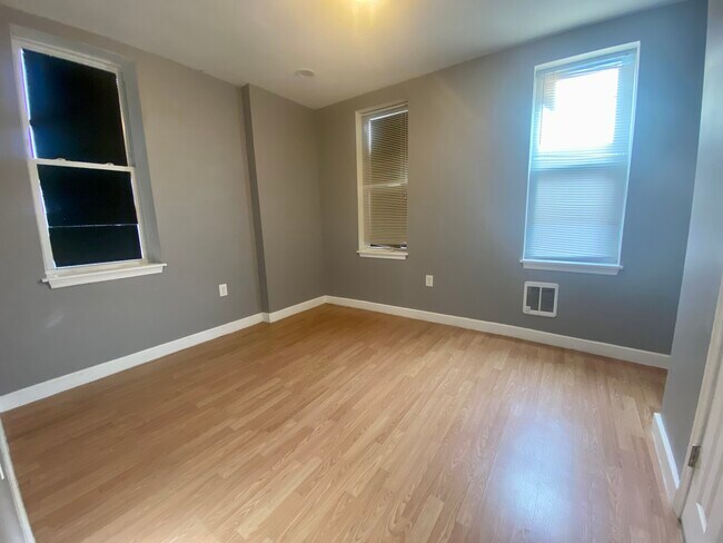 Bedroom - 2300 Watkins St