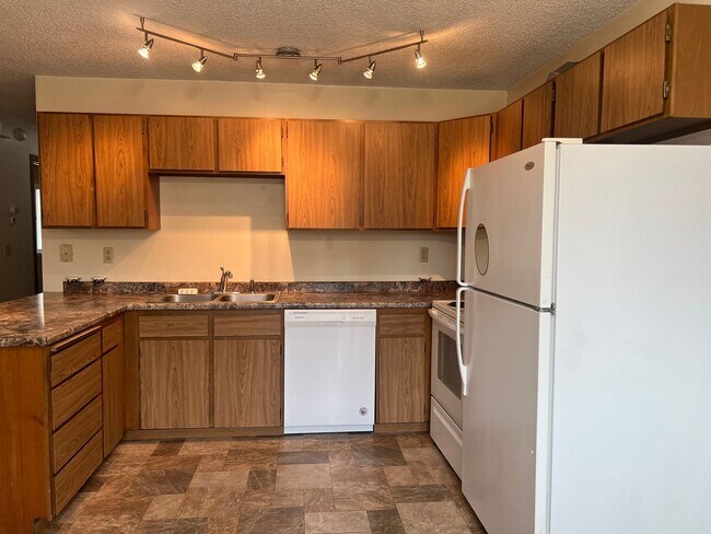 Building Photo - 534 Ouida Way