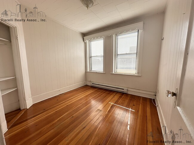 Building Photo - 22 Henchman St