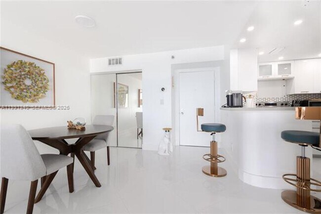 Building Photo - 770 Claughton Island Dr