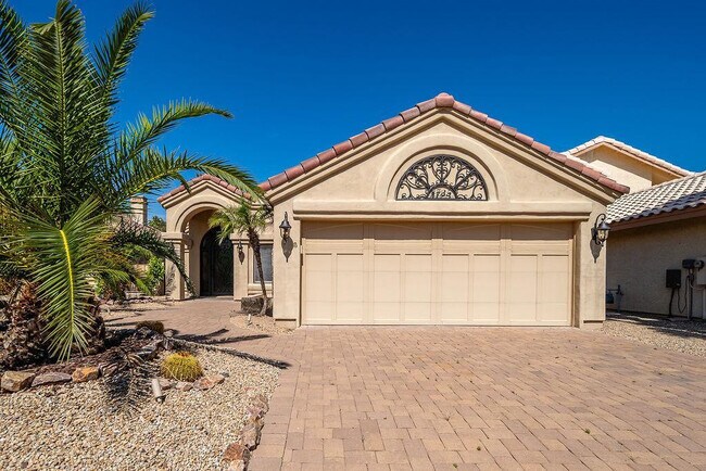 Foto del edificio - 4725 N Brookview Terrace