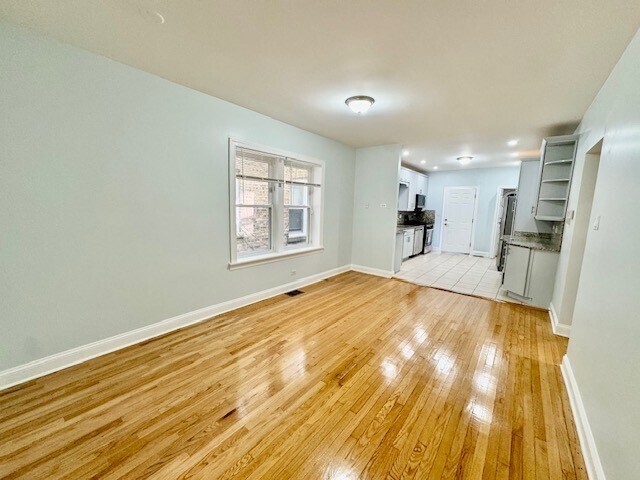 Foto del edificio - 5618 N Artesian Ave