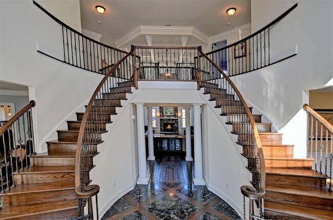 Building Photo - 15 Windermere Rd