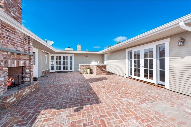 Building Photo - 2403 Calle Madiera