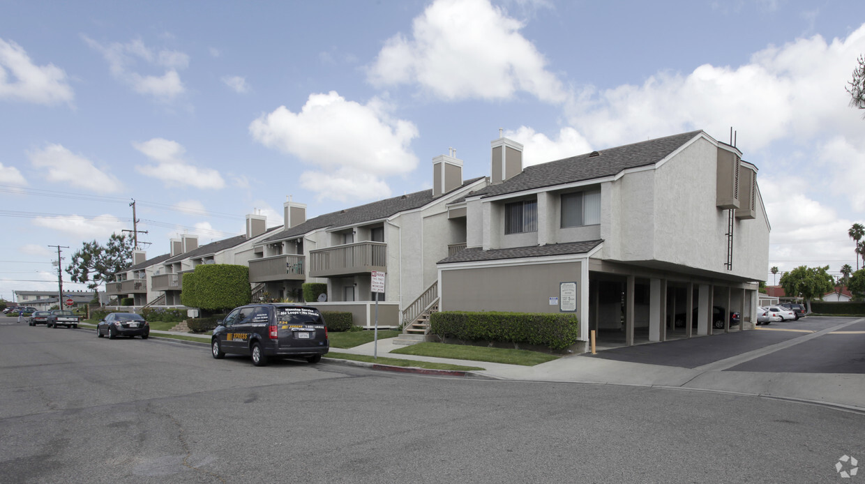 Building Photo - Cobblestone Apartments