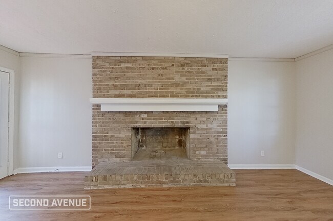 Foto del edificio - 817 Martinwood Ln