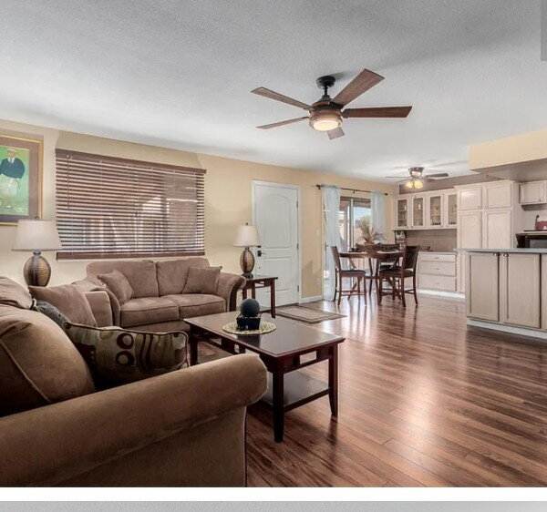 Foto del edificio - "Charming 2-Bedroom Oasis with 2 Full Baths in the Heart of Scottsdale!"