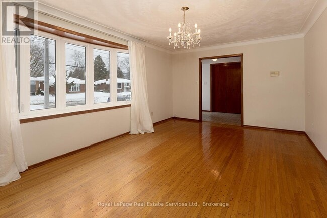 Building Photo - 246 Forman Ave