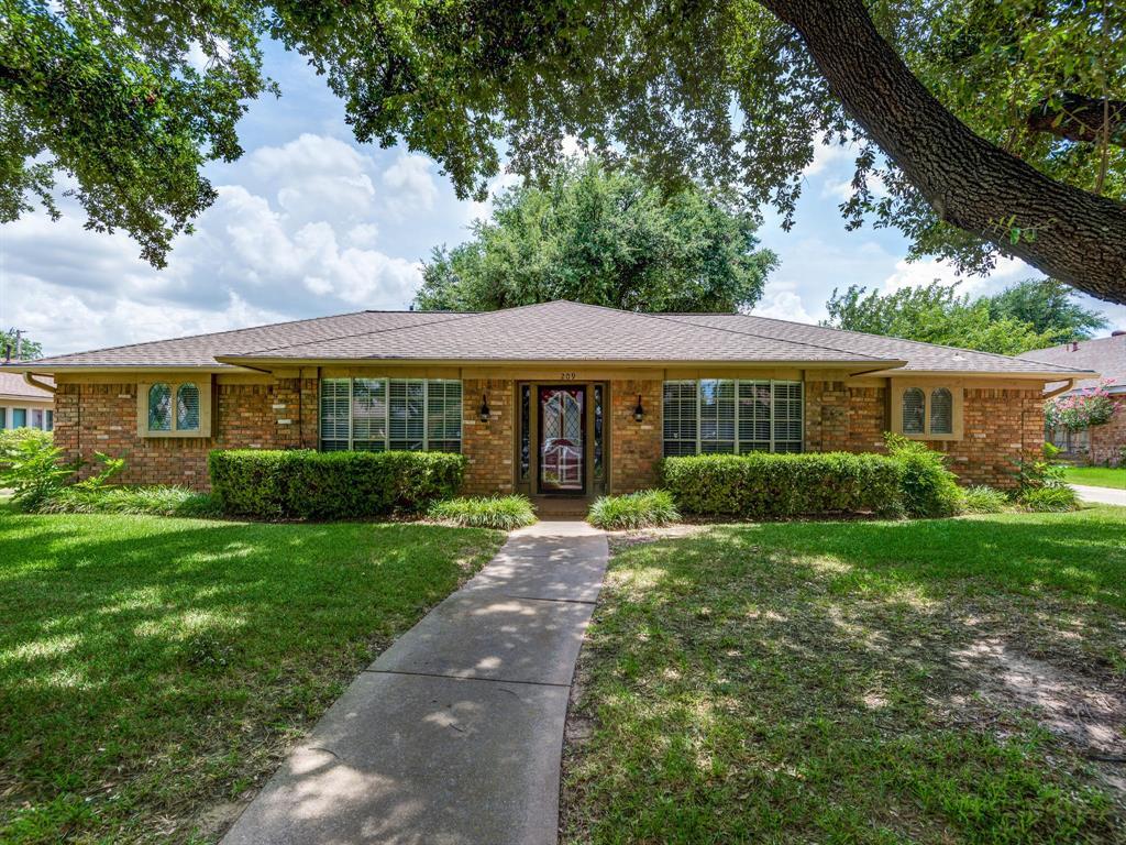 209 Baker Dr, Hurst, TX 76054 House Rental in Hurst, TX