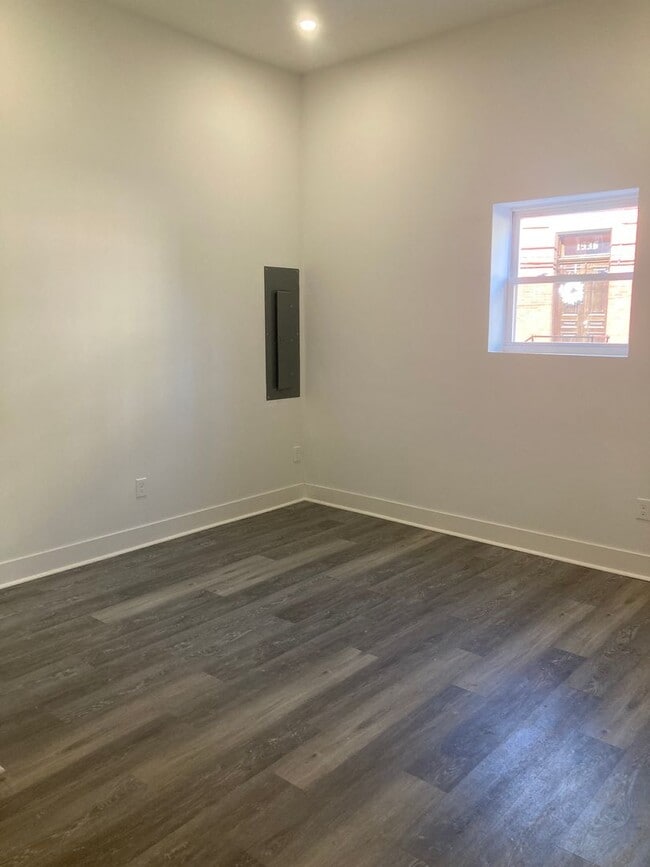 Building Photo - 1539 Lowrie St