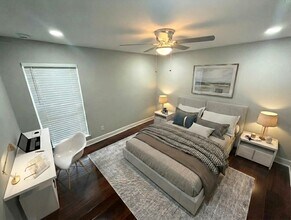 Building Photo - 9707 Richmond Ave.