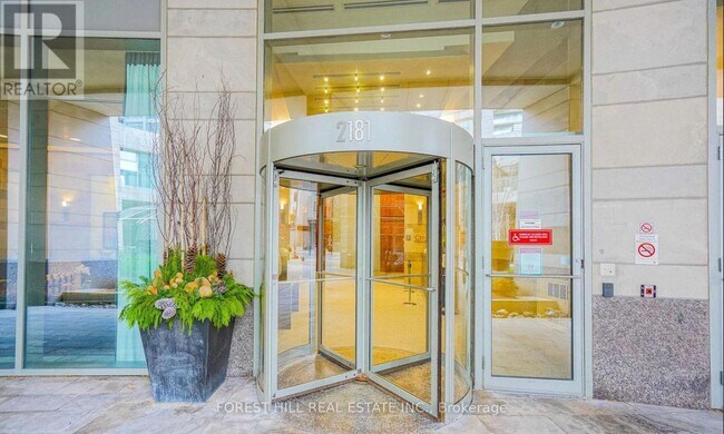Photo du bâtiment - 2181 Yonge St