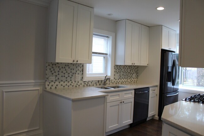 Building Photo - 7518 Karlov Ave