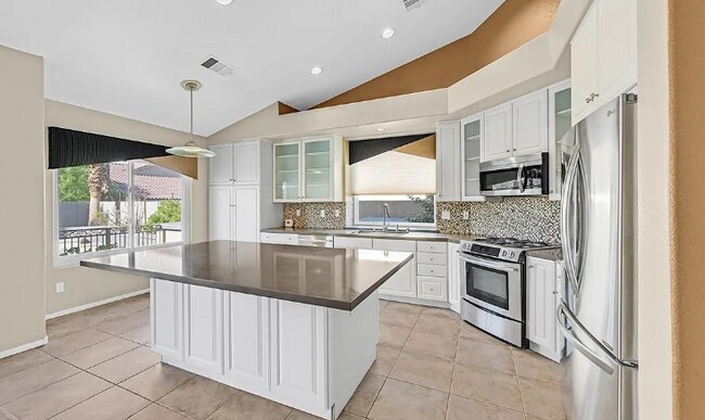 Building Photo - 2536 Vera Cruz Cir