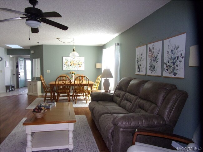 Foto del edificio - 6874 Culpepper Ct