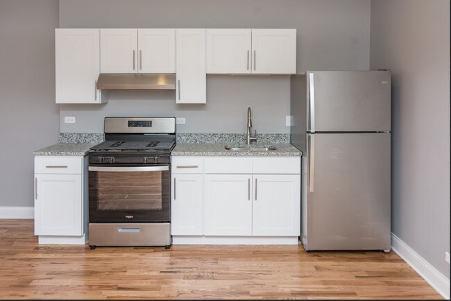 Foto del edificio - 735 W Garfield Blvd