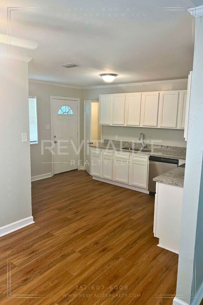 Building Photo - Modern 3 Bed / 2 Bath in Berkshire Hills