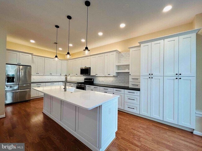 Building Photo - 8348 Middle Ruddings Dr