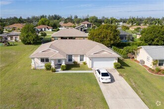 Building Photo - 2700 SW 15th Ave
