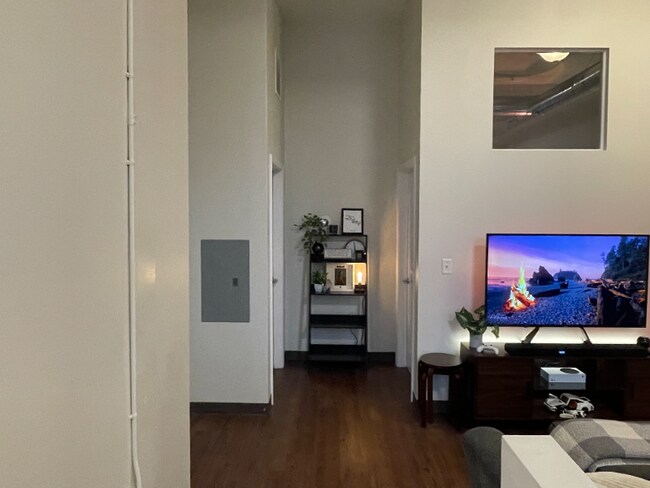 Foto del edificio - 72 E Niagara St
