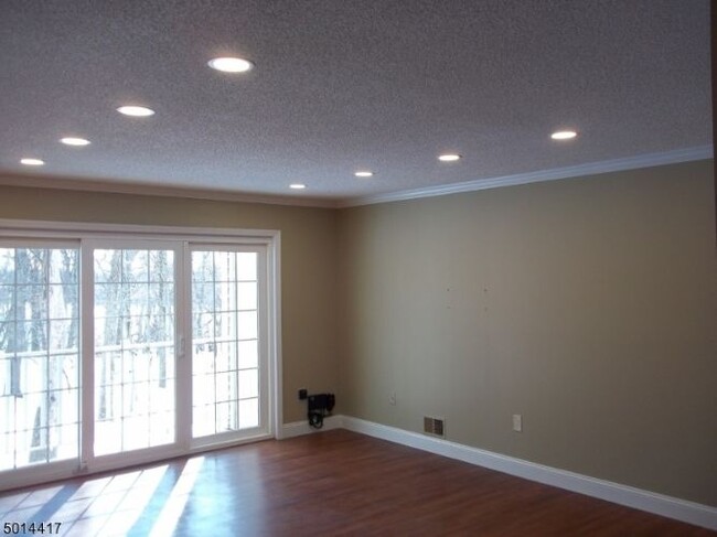Foto del edificio - 4014 Crawford Ct
