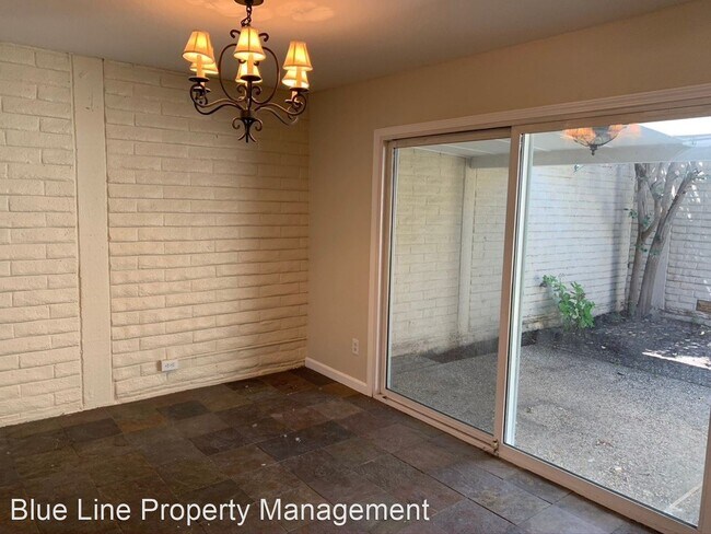 Building Photo - 3 br, 1.5 bath House - 2920 Pear St