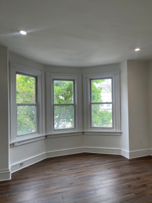 Foto principal - 123 N 53rd St