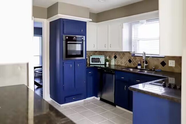 Foto del edificio - 11307 Canyon Trail Dr