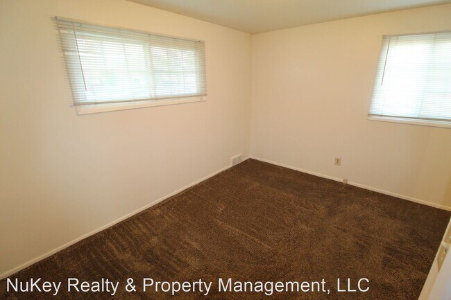Building Photo - 2 br, 1 bath House - 3028 W. Eloika Ave.