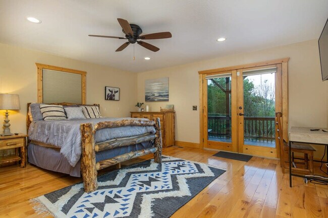 Foto del edificio - 141 Yellow Locust Dr