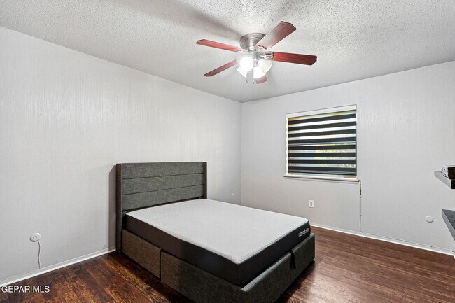 Foto del edificio - 4800 N Stanton St