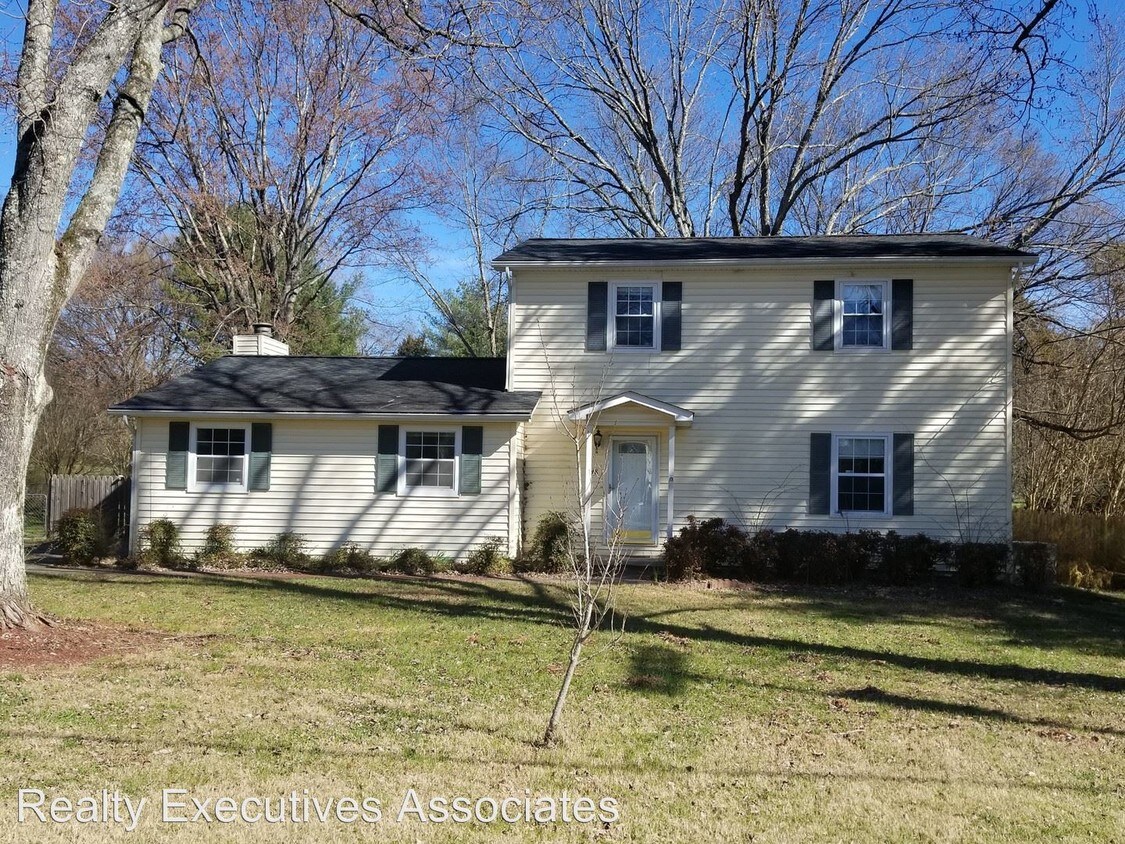 Primary Photo - 748 Walker Springs Rd