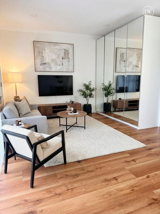 Foto del edificio - 1316 N Hollywood Way