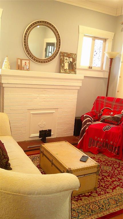 Foto del edificio - 303 E Plymouth St