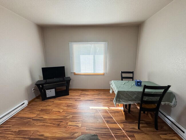 Building Photo - Theater Apartments Beulah