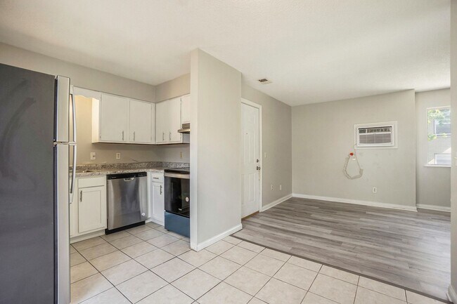Foto del edificio - Charming, fully remodeled 2-Bed/1-Bath Par...