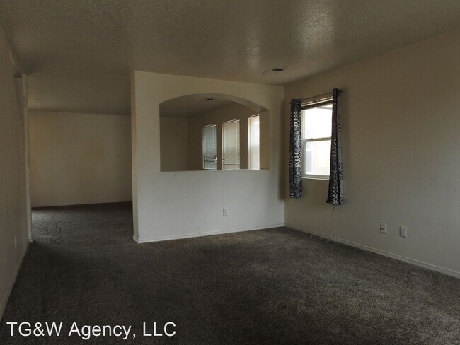 Building Photo - 4 br, 3 bath House - 611 Avanti St SW
