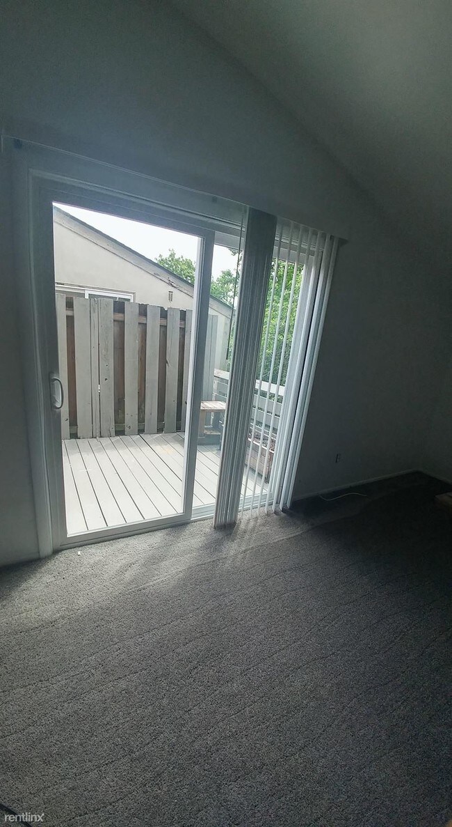 Building Photo - 1055 Merrimar Cir N